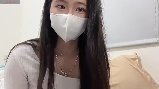 LHeart – webcam model profile photo