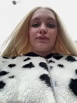 Milkyy_wway – webcam model profile photo