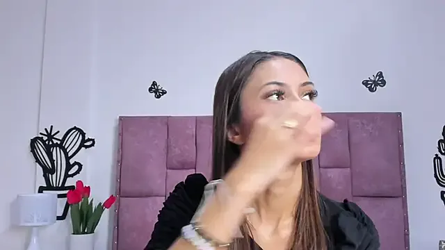 NicolMiller4 – webcam model profile photo